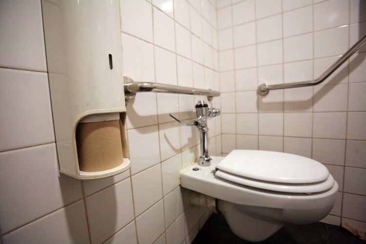 El entorno en el cuarto de baño no es bueno para el metal.