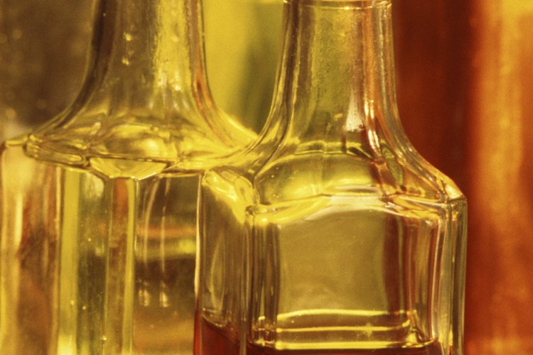El aceite y el vinagre son opuestos, sus moléculas se separan