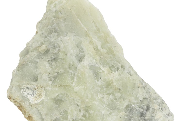 Existen dos diferentes tipos de minerales clasificados como jade.