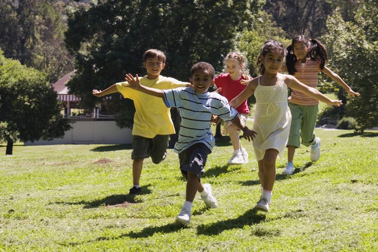 Niños corriendo.