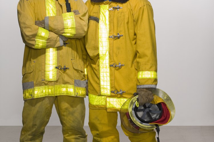 Muchos bomberos tienen lazos amistosos especiales los unos con los otros.