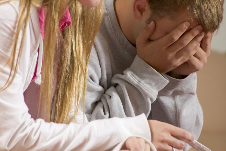La educación sobre los métodos anticonceptivos puede prevenir el embarazo adolescente.