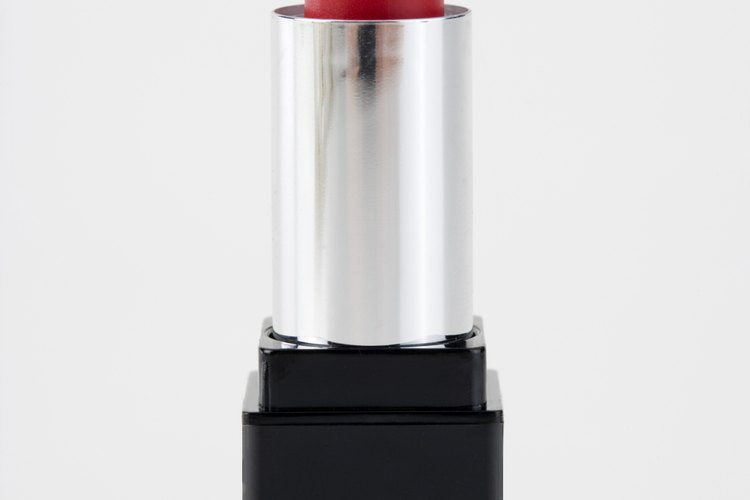 Los labiales brillantes dejan manchas obvias.