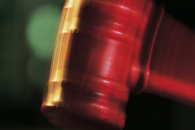Los litigantes pasan la mayor parte de su tiempo preparándose para los juicios o representando a sus clientes en la corte.