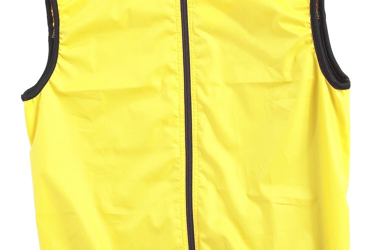 El nailon es un tejido sintético utilizado en la fabricación de ropa, prendas de vestir, tapicerías y equipaje.