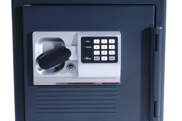 La mayoría de las cerraduras de las cajas de seguridad Sentry no están diseñadas para mantener alejados a los intrusos y pueden ser forzadas de manera relativamente fácil.