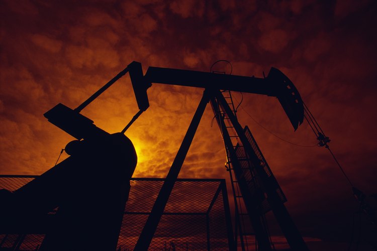 Los pozos de petróleo pueden utilizar cableado monofásico o trifásico para accionar las bombas.
