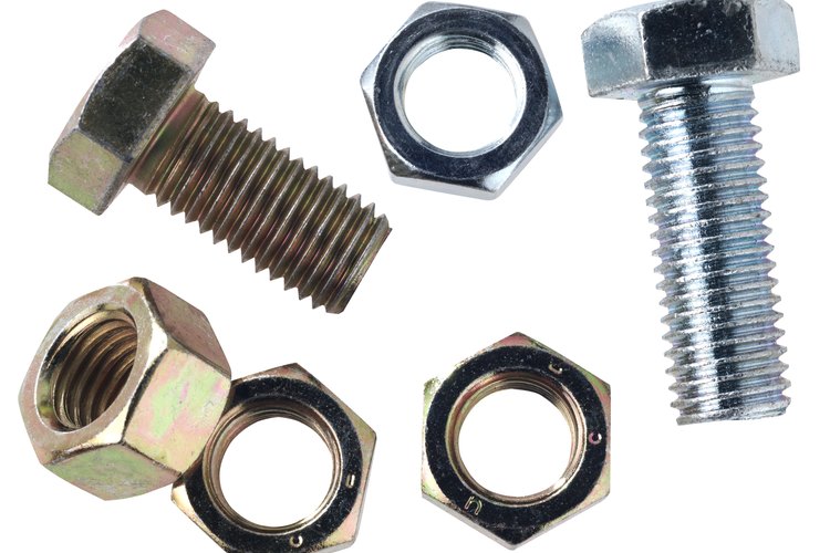 Existen muchos tipos diferentes de tornillos.