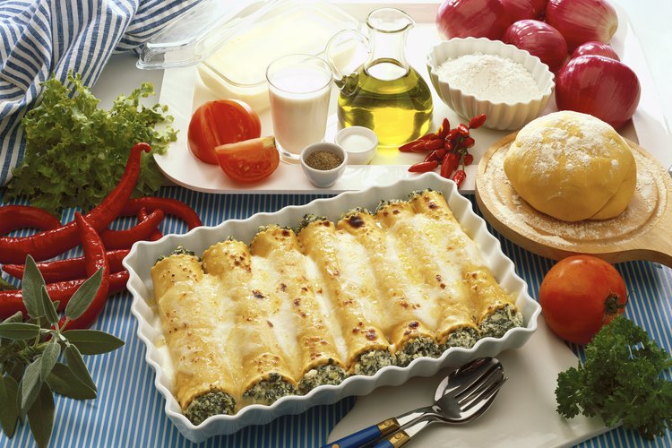 Los canelones y los manicotti son platillos italianos que son confundidos entre ellos.