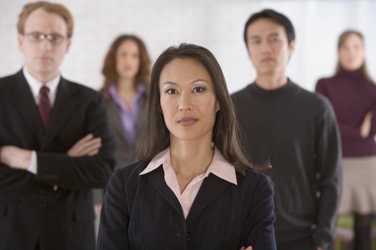 La obligación social significa tener presente a las personas, no solo al beneficio.