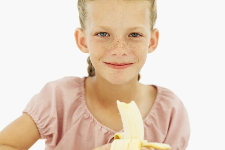 Los plátanos son la fruta favorita de los niños y son nutritivos y deliciosos.