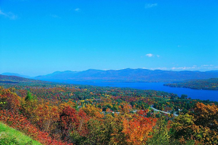 Lake George ofrece varias actividades al aire libre; de todos modos, también hay una cantidad de opciones en interiores.