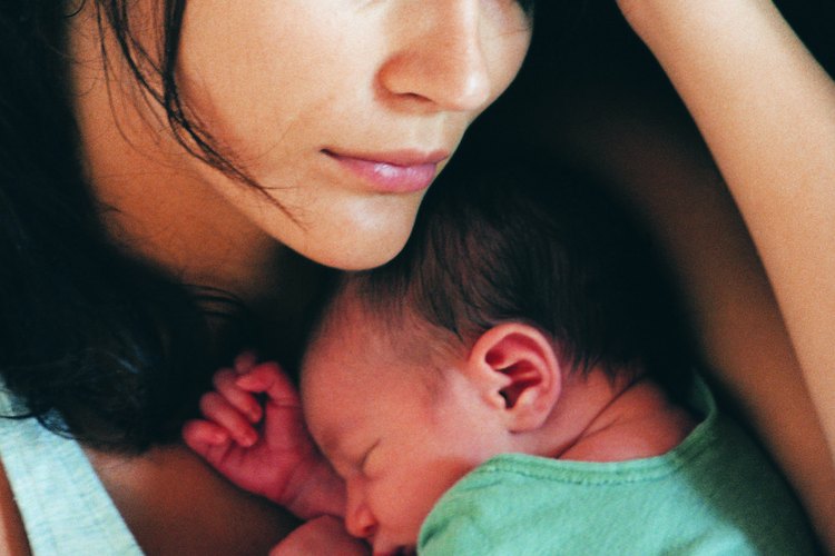 Dejar a un bebé para volver al trabajo es demasiado doloroso para algunas madres.