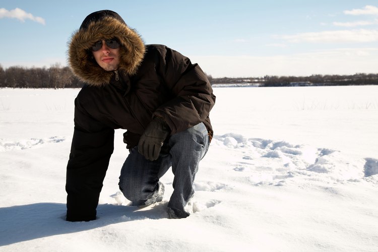 Siempre debes estar bien equipado al salir de casa en invierno o puedes estar en riesgo de sufrir hipotermia y otros problemas relacionados con el frío.