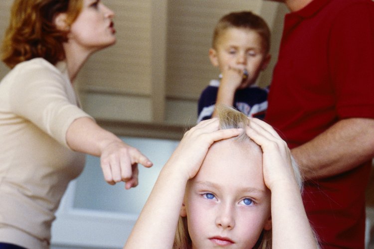 El divorcio puede golpear mucho a los niños.