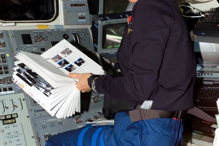 Consulta el esquema o el manual del motor para verificar el rango de presión del sensor.