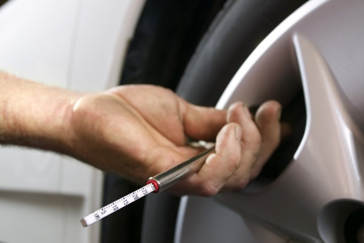Inspecciona las ruedas.