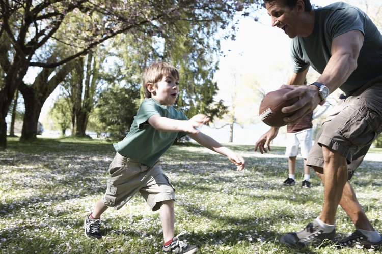 Su mayor actividad le está ayudando a aprender habilidades importantes como el control y la coordinación muscular.
