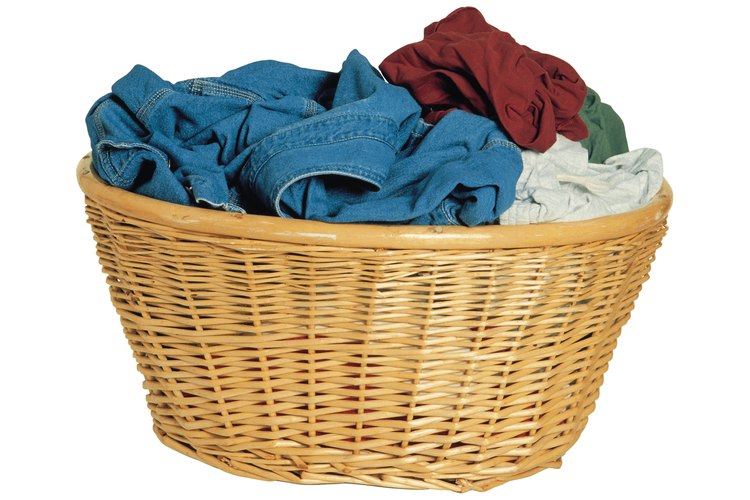 Ciertas prendas de color son seguras para secar junto con las de color blanco.