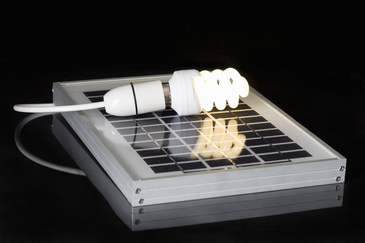 Los inversores se pueden utilizar para convertir la corriente directa de células solares en corriente alterna.