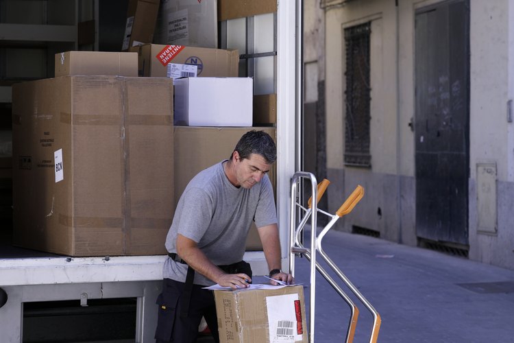 Los costos de transporte son un costo asociado con tener inventario.