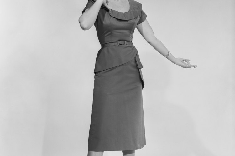 La ropa sensible y cándida que se usaba en la década de 1950 era además de funcional, linda para los niños, los hombres y las mujeres.
