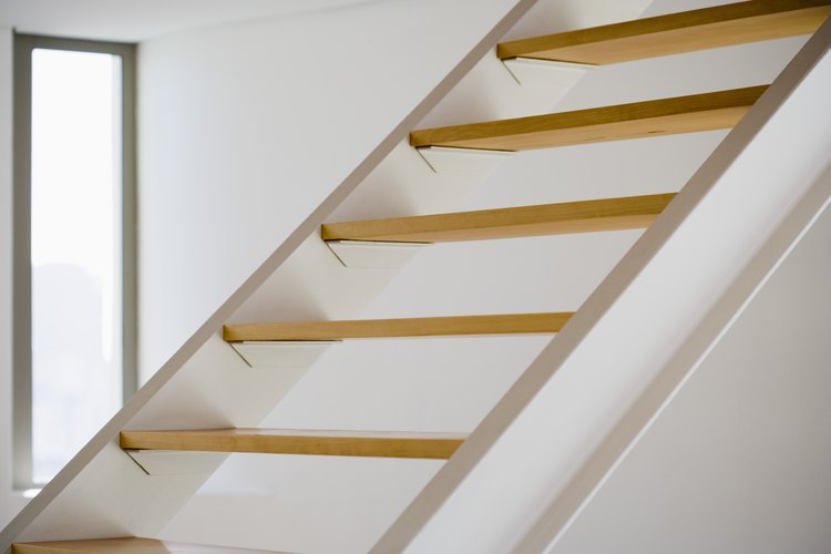 Las alfombras para escalones puede ayudar a la decoración de tu hogar.