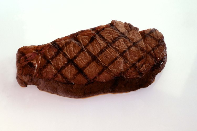 Un buen y grueso filete New York es el corte ideal para esta receta.