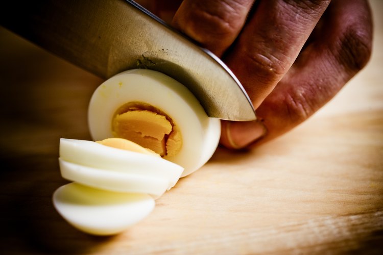 Cocina muy bien los huevos antes de dárselos a tu bebé.