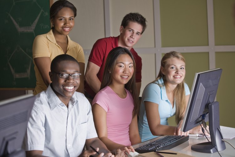 Una escuela Charter o Magnet puede enfocarse en la tecnología.