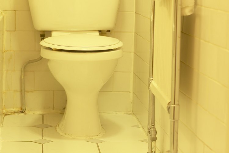 Una broca con punta de diamante te permitirá perforar los azulejos de porcelana y colgar los accesorios de tu baño.