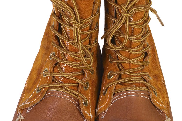 Los cordones de mocasín son más gruesos que los cordones tradicionales.