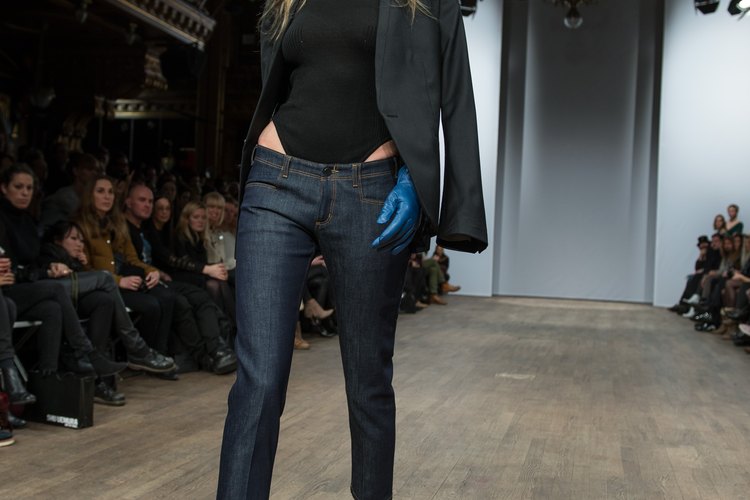 Los jeans skinny gobiernan las pasarelas y son dueños de las calles.