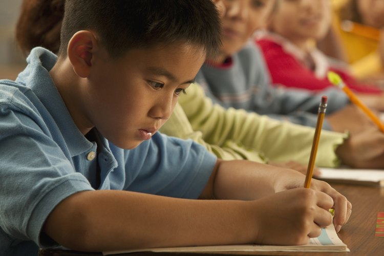 Ayuda a tus hijos a desarrollar el empuje para trabajar con diligencia y de forma independiente.