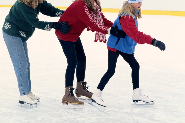 Patinar en grupo puede ser divertido.
