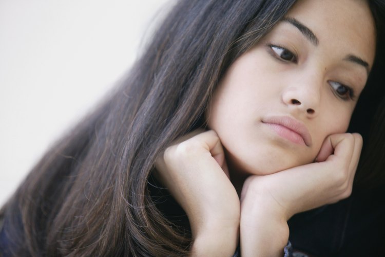 Los adolescentes suelen dar portazos en las puertas de sus habitaciones cuando están enojados.