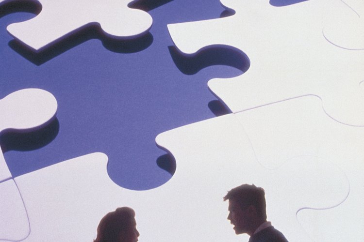 Los miembros de la familia adoptan roles con los que se identifican para poder soportar la disfuncionalidad.