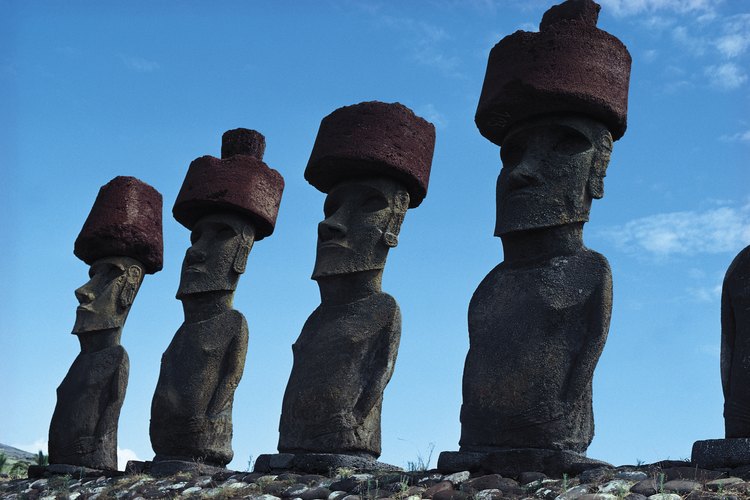 La isla de Pascua es hogar de aproximadamente 15,000 sitios arqueológicos.