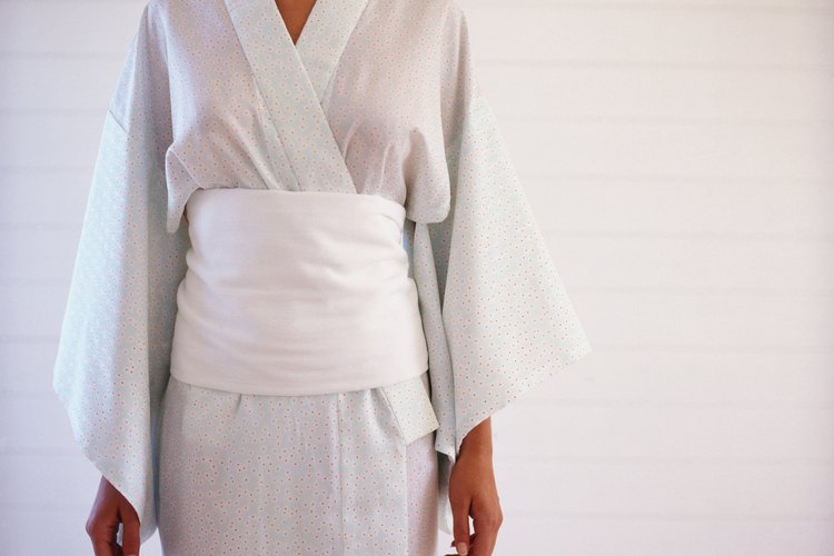 El kimono Obi es una fuente de inspiración para llevar una faja a la cintura.