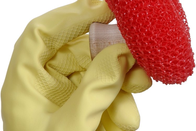 Utiliza guantes al trabajar con sellador de espuma.
