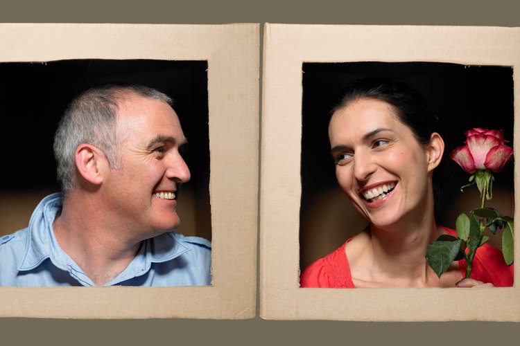 Los regalos del décimo aniversario celebran su primer década como pareja.