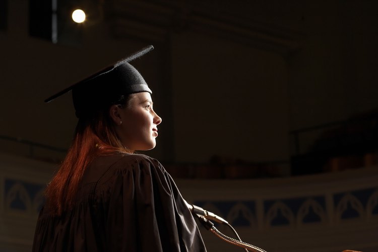 Debes consultar con otros estudiantes si quieres escribir una despedida memorable.