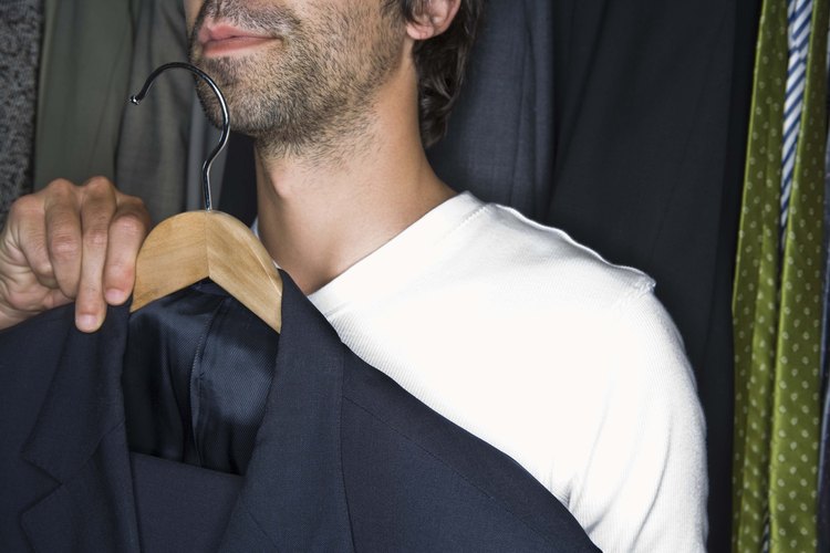 Puedes limpiar un traje de lana en casa.