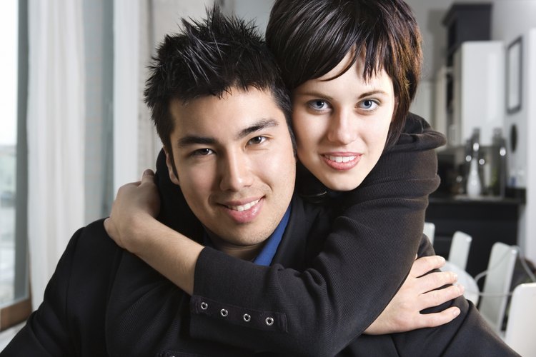 Las relaciones interculturales pueden ser también interraciales.