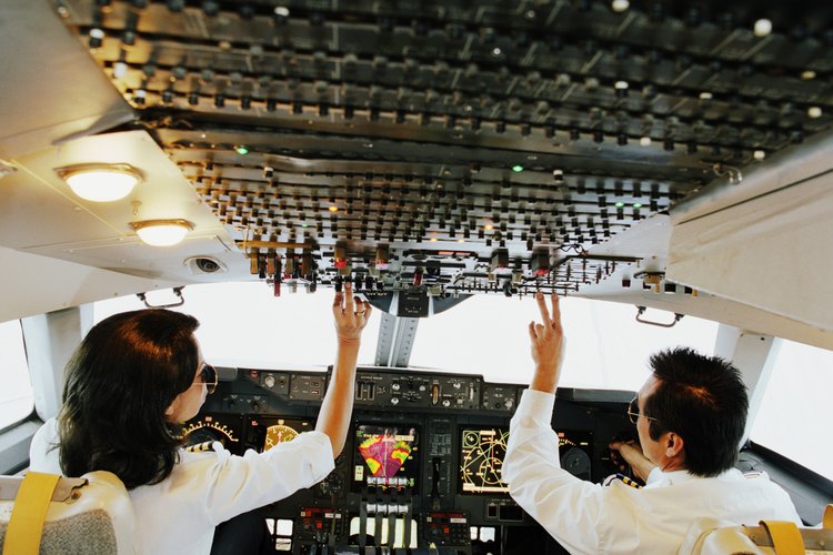 Certificación para mecánicos de aviones.