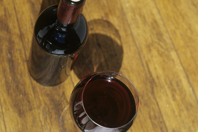 Las bebidas tradicionales suecas se sirven en muchas festividades nacionales y festivales.