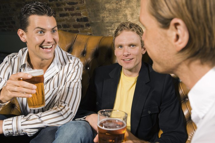 Tu bar en casa puede ser el centro de la vida social con tus amigos.