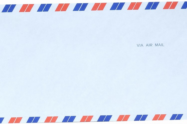 Algunas veces una carta escrita a mano es más apropiada que un correo electrónico o una llamada.