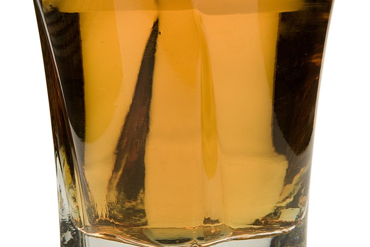 Limita el consumo de whisky a una o dos bebidas diarias.