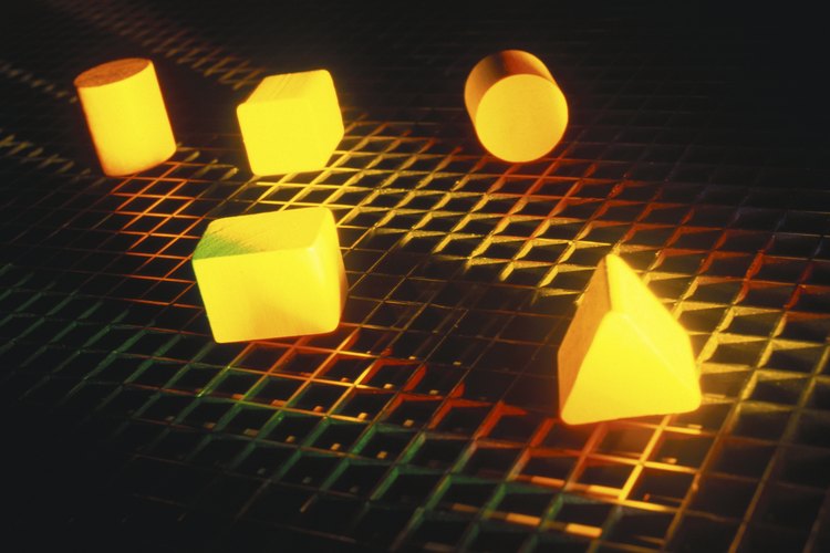 Encuentra el volumen de formas geométricas usando matrices.